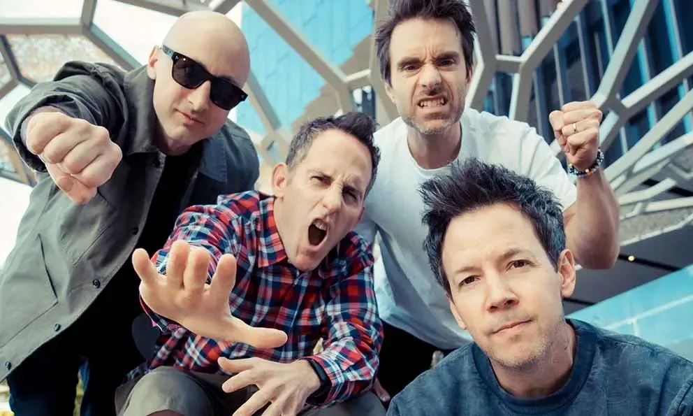 La banda canadiense volverá a Monterrey para el Festival Pa'l Norte 2024, reflejando su fuerte conexión con el público mexicano.