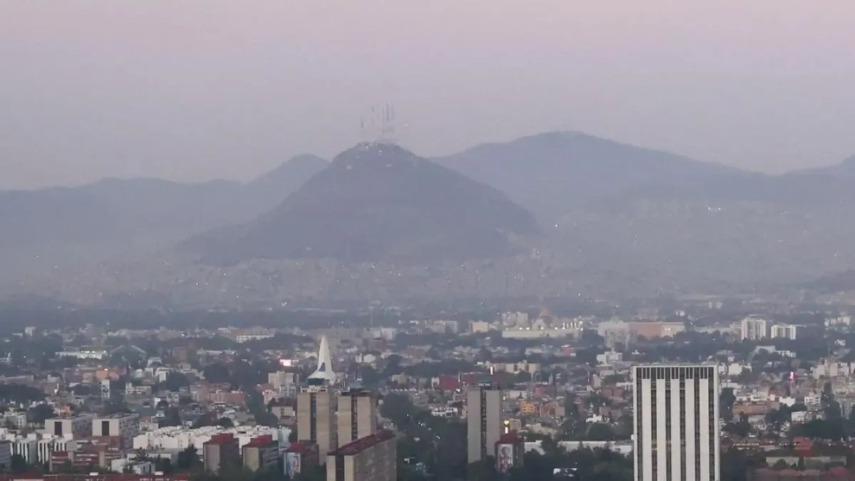 La calidad del aire sigue en riesgo, obligando a medidas restrictivas para la población.