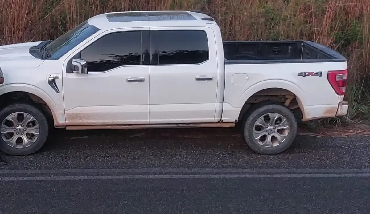 La camioneta fue hallada en La Unión tras el asalto al legislador en Zihuatanejo.