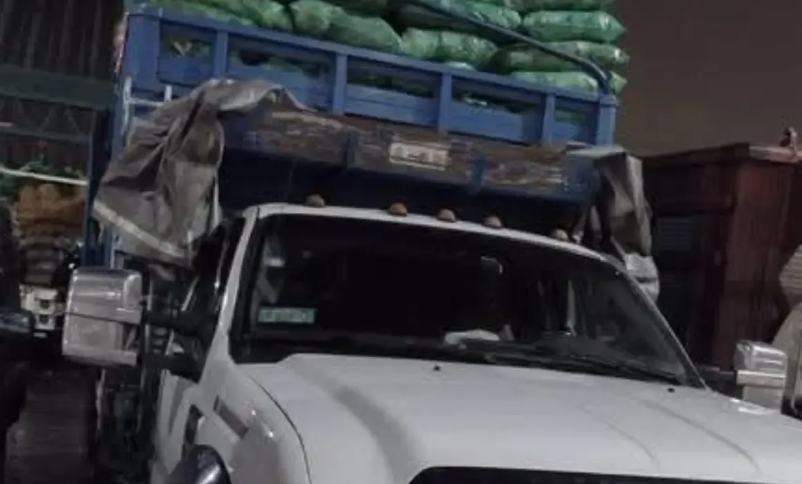La camioneta robada transportaba verduras y fue asaltada en Tlahuelilpan.