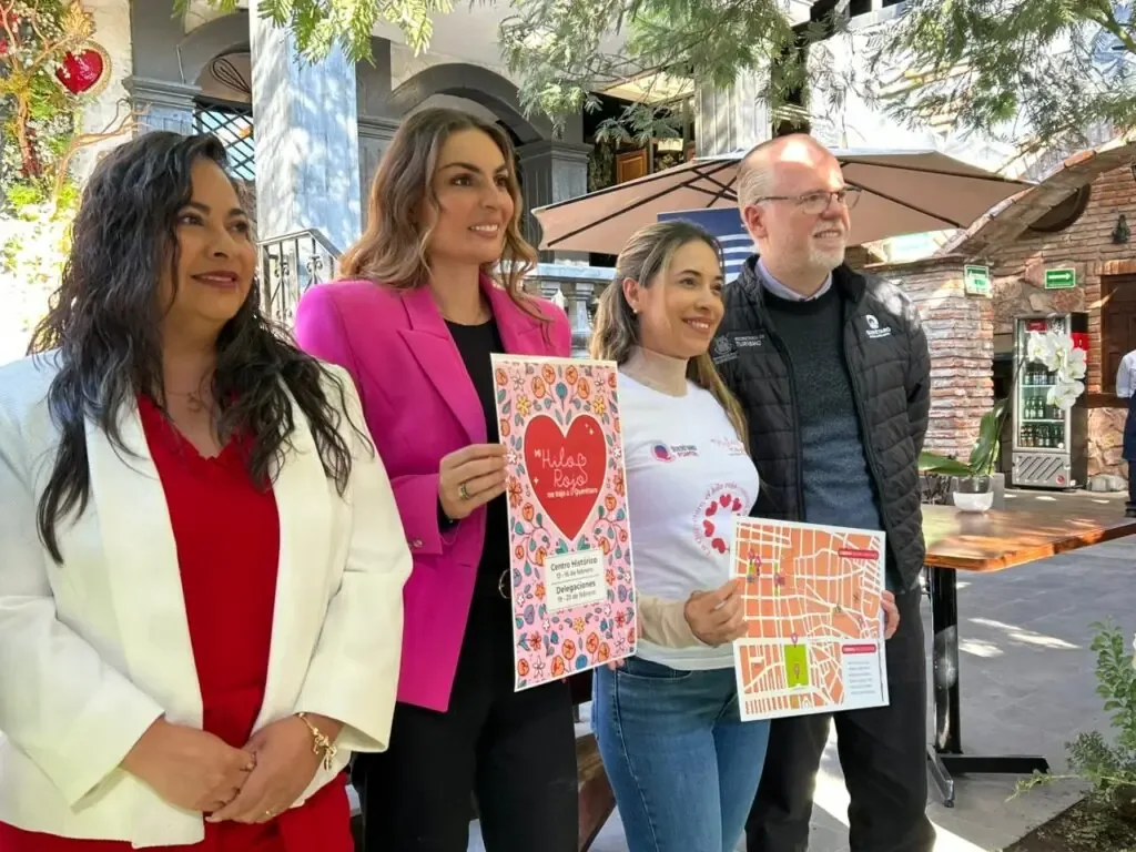 La campaña "Mi hilo rojo me trajo a Querétaro" celebra el Día del Amor con regalos y sorpresas para los visitantes.