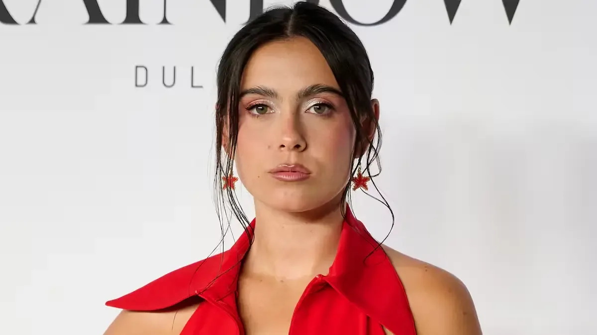 La cantante anuncia fechas para presentar su álbum debut en 2026, fortaleciendo su conexión con el público.