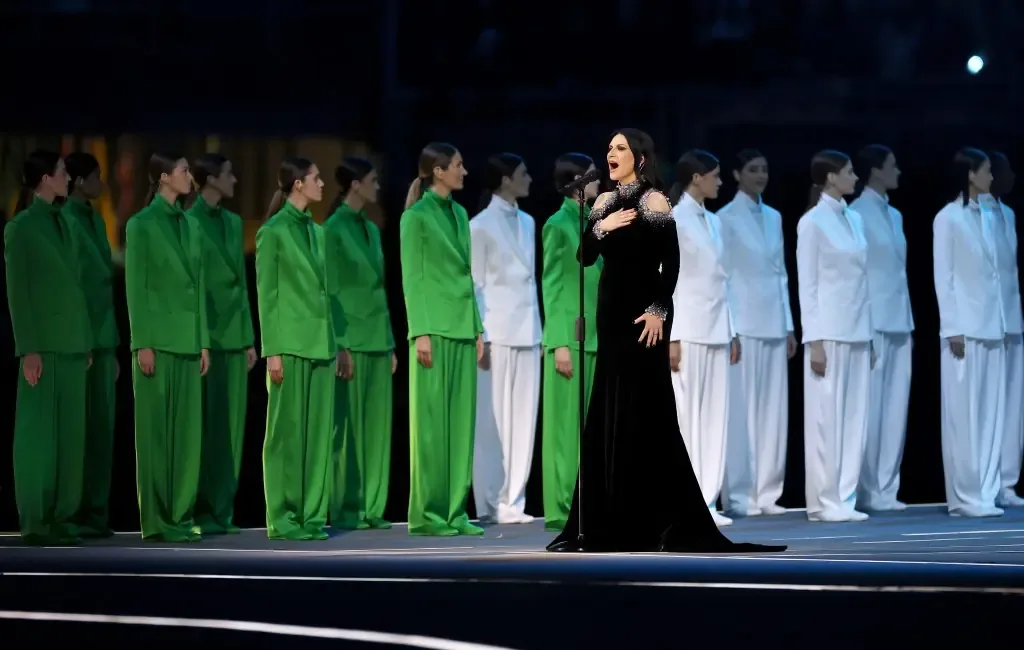 La cantante cautivó al público al interpretar el himno nacional en la apertura de los Juegos Olímpicos de Invierno.
