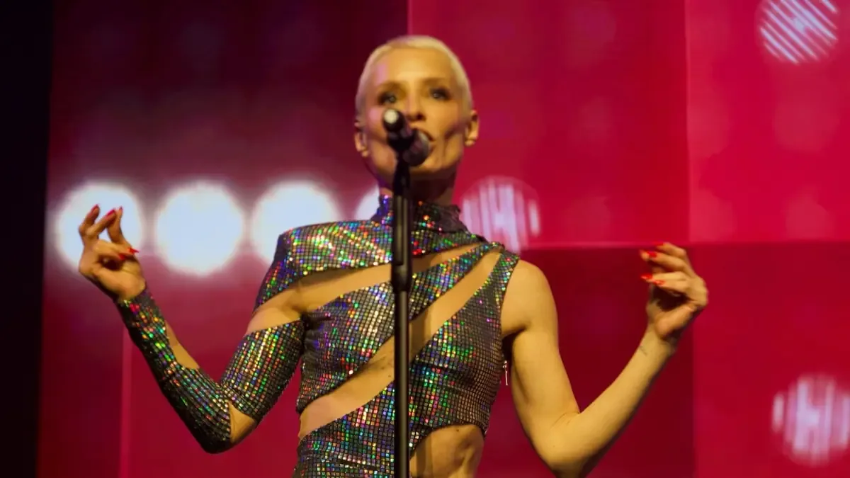 La cantante destaca la importancia de la libertad y la comunicación en el arte colaborativo.