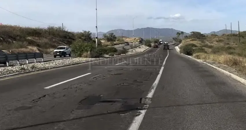La Carretera Transpeninsular en Los Cabos necesita reparaciones urgentes.