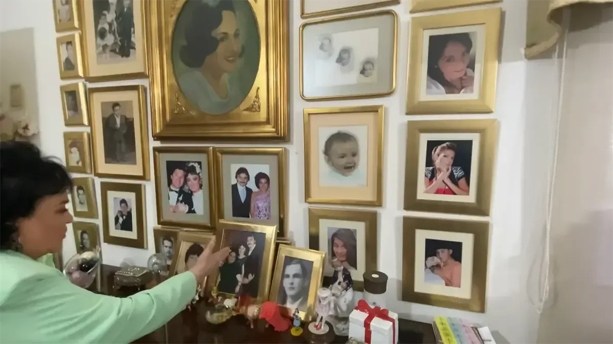Detalles de su hogar revelan la vida íntima de la famosa actriz y su pasión por la cultura.