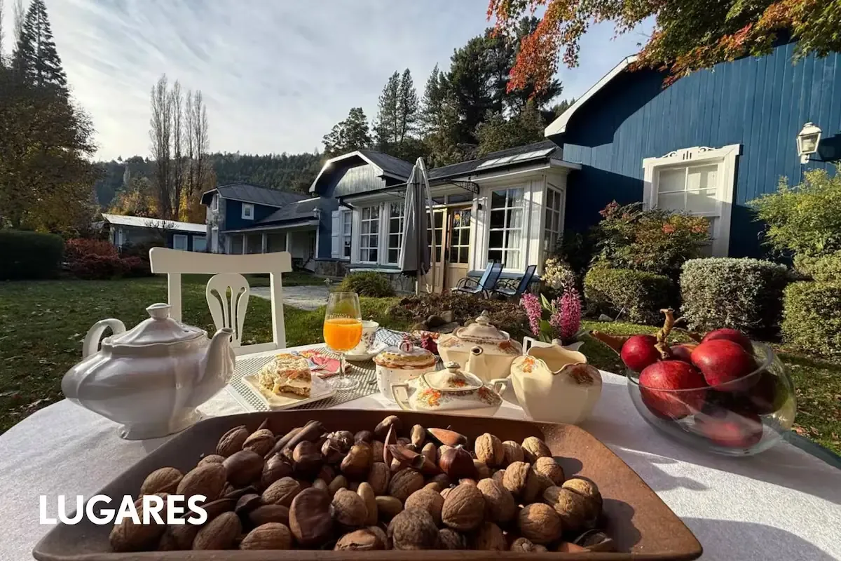 El histórico edificio ofrece visitas guiadas y delicias locales a la comunidad.