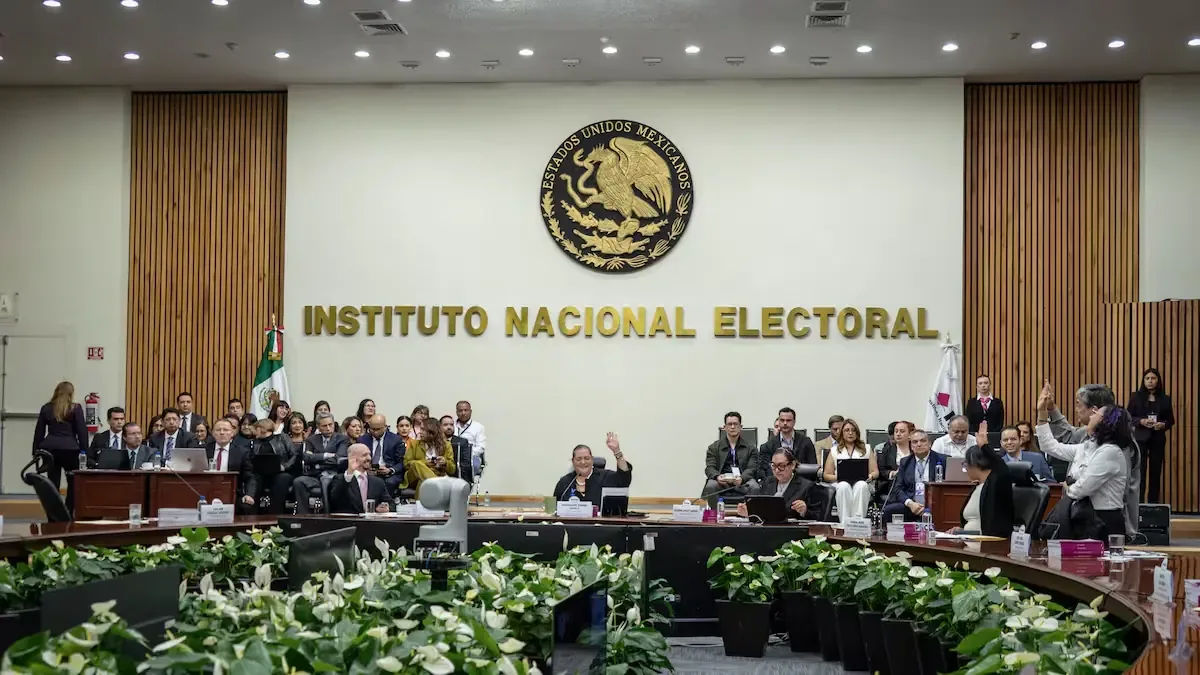 La Cámara de Diputados se enfrenta a un dilema crucial sobre el futuro del INE.
