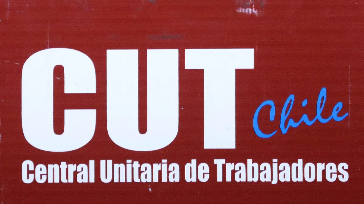 La Central Unitaria de Trabajadores denuncia la falta de diálogo con el gobierno tras decisiones laborales recientes.