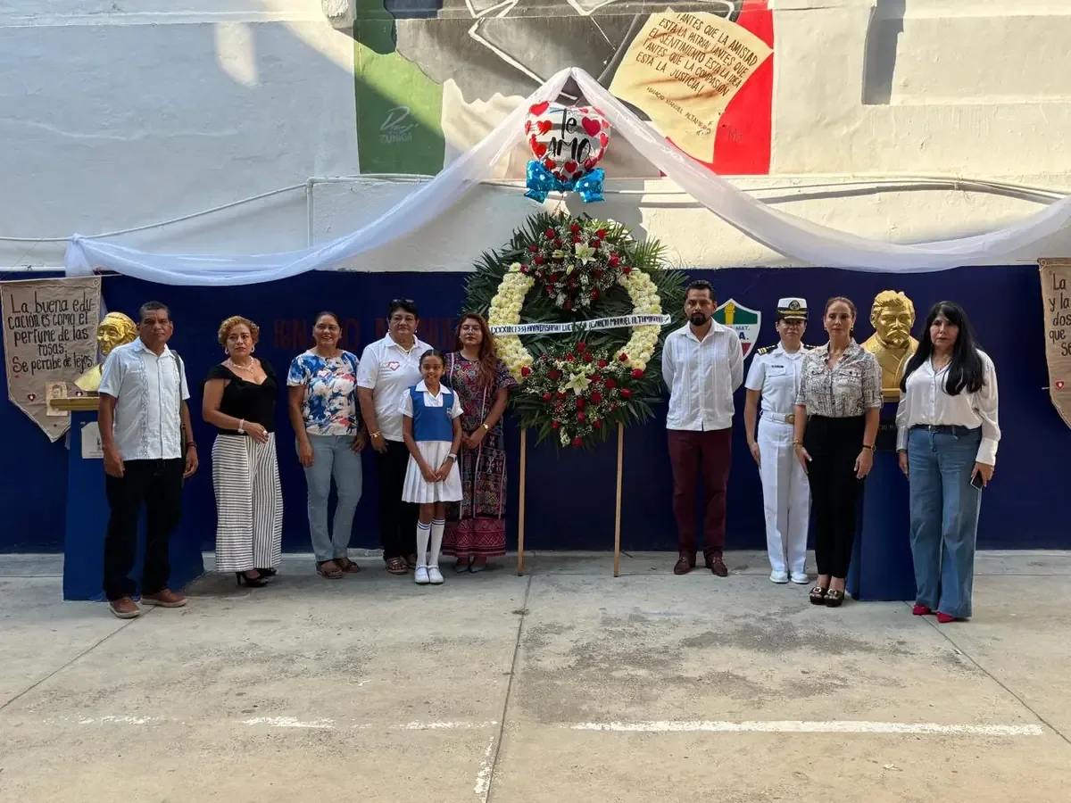 La ceremonia celebra la figura de Altamirano, promotor de la educación y la identidad cultural en México.