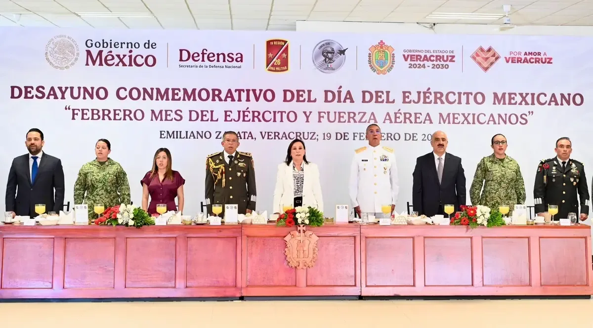 La ceremonia en honor a la fuerza armada resalta su papel en la defensa de la soberanía.