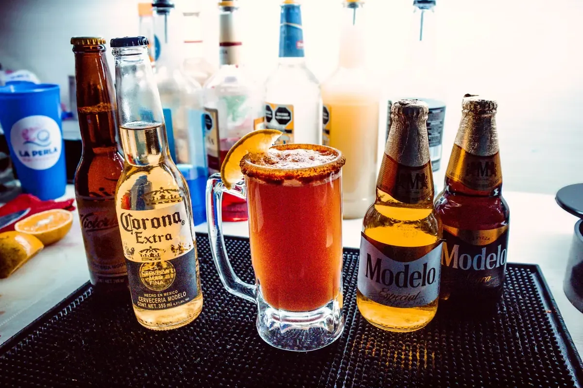 La popularidad de la cerveza sin alcohol desafía percepciones tradicionales del consumo en el país.