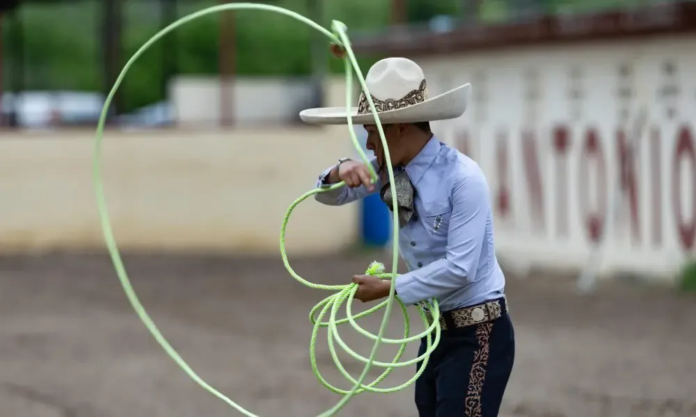 La charrería mexicana se convierte en parte esencial de la identidad cultural estadounidense.