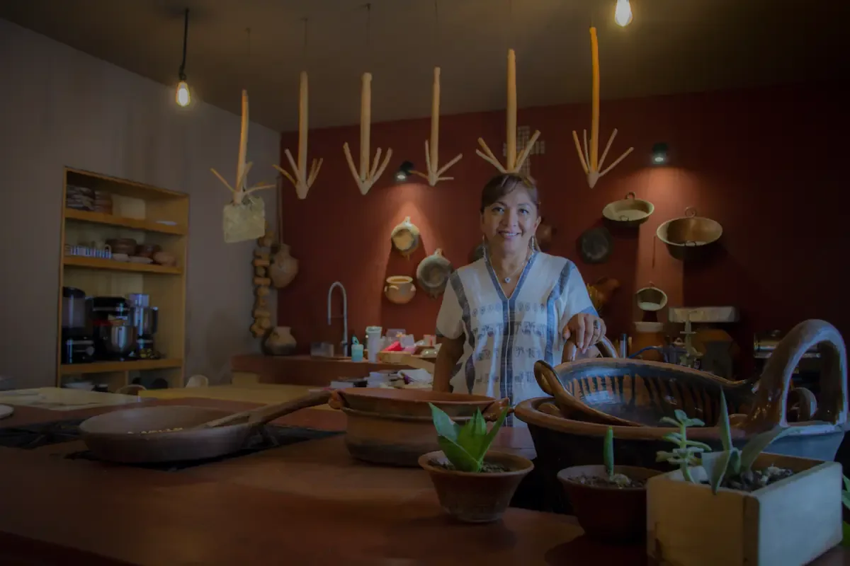 La chef olagueña recibe reconocimientos por su compromiso con los sabores ancestrales.