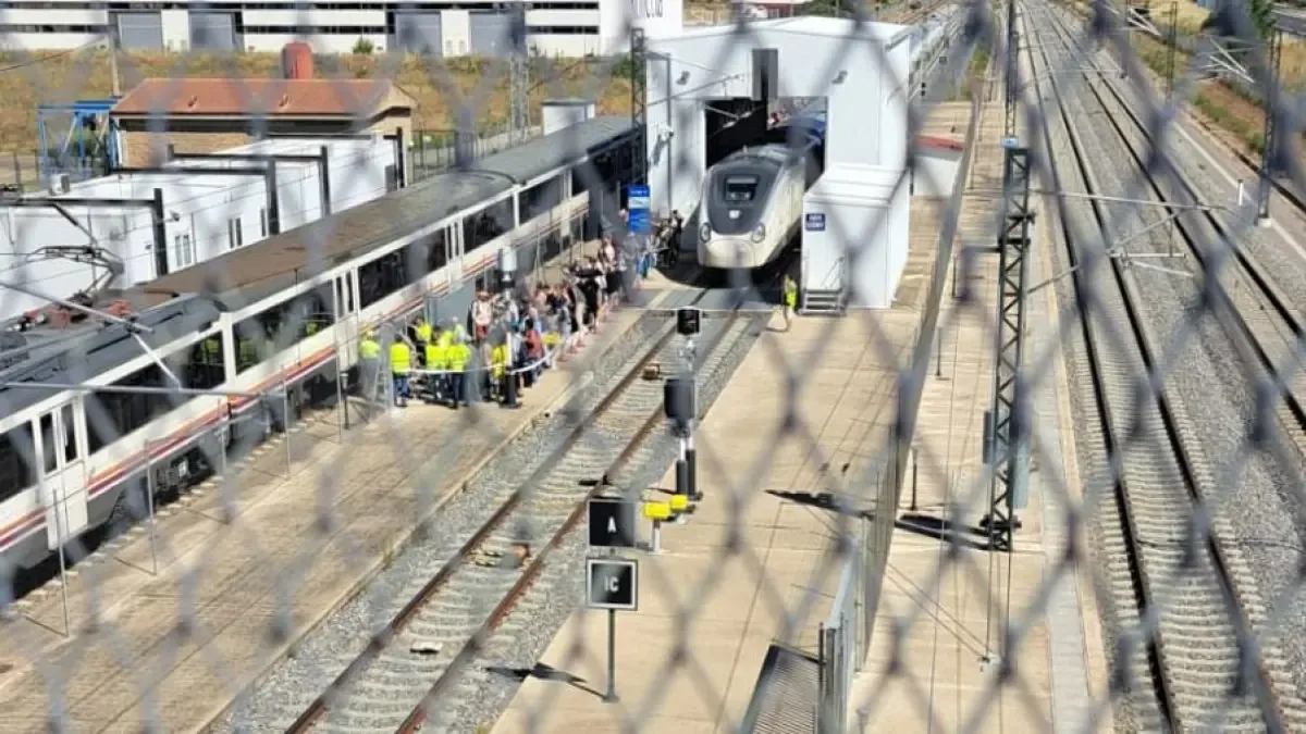 La circulación ferroviaria se detuvo por un fallo técnico, afectando servicios hacia Asturias.