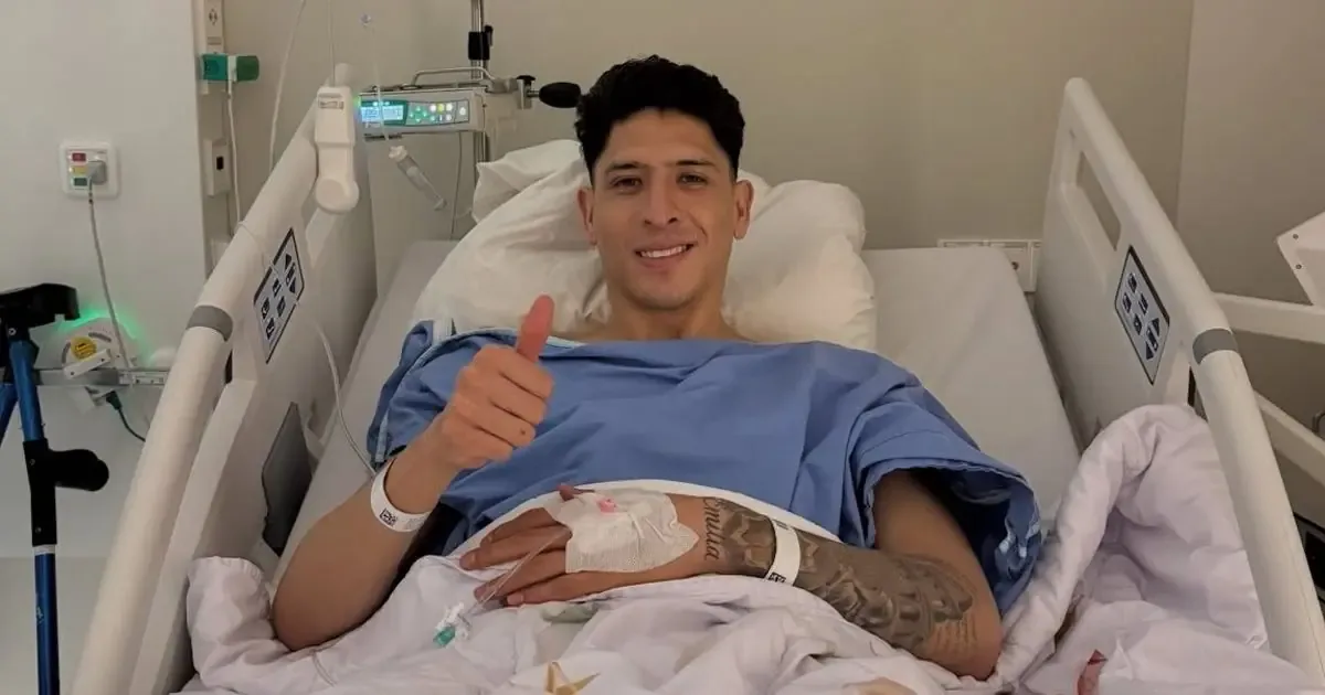 La cirugía del mediocampista del Tri genera incertidumbre para la Copa del Mundo.