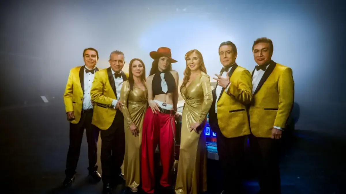 La colaboración entre los artistas destaca el orgullo mexicano en la Copa Mundial.