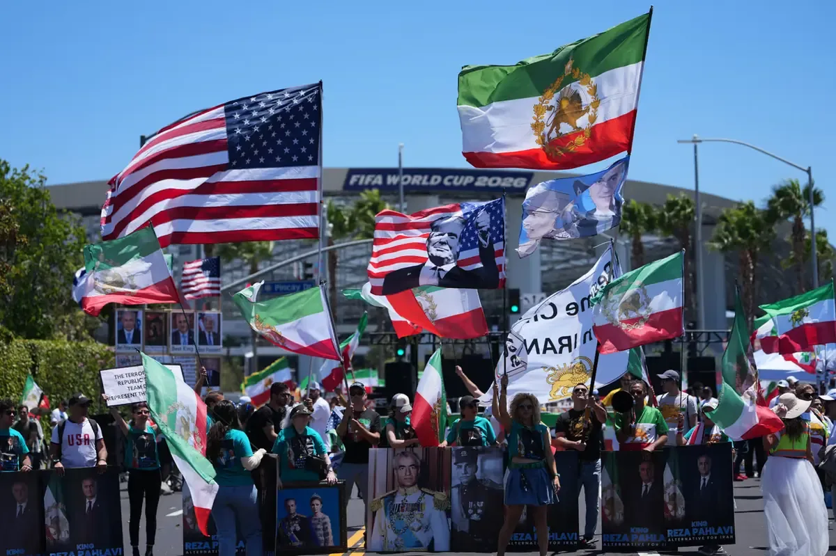 La participación de Irán en la Copa del Mundo genera protestas y divisiones entre los iraníes-estadounidenses.