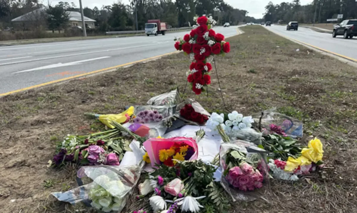 La comunidad lamenta la pérdida de Linda Davis tras un trágico accidente.