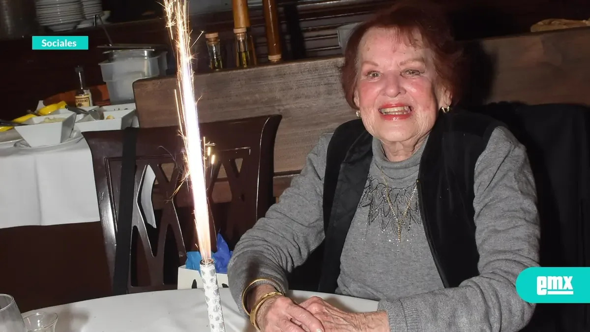 La conocida figura pública compartió su aniversario rodeada de familiares y amigos en un emotivo evento.