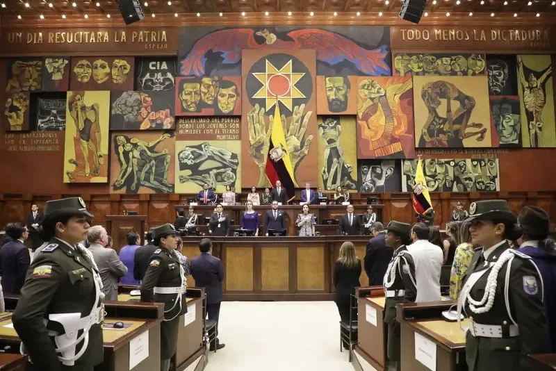 Un estudio revela cómo el régimen de Noboa ha erosionado la democracia en menos de tres años.