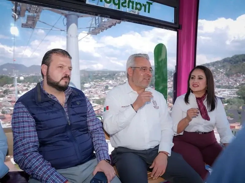 La construcción de teleféricos en Morelia y Uruapan prosigue a pesar de múltiples amparos y oposiciones locales.
