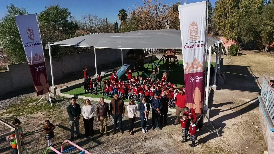 La construcción favorece a más de 166 alumnos con mejor espacio recreativo.