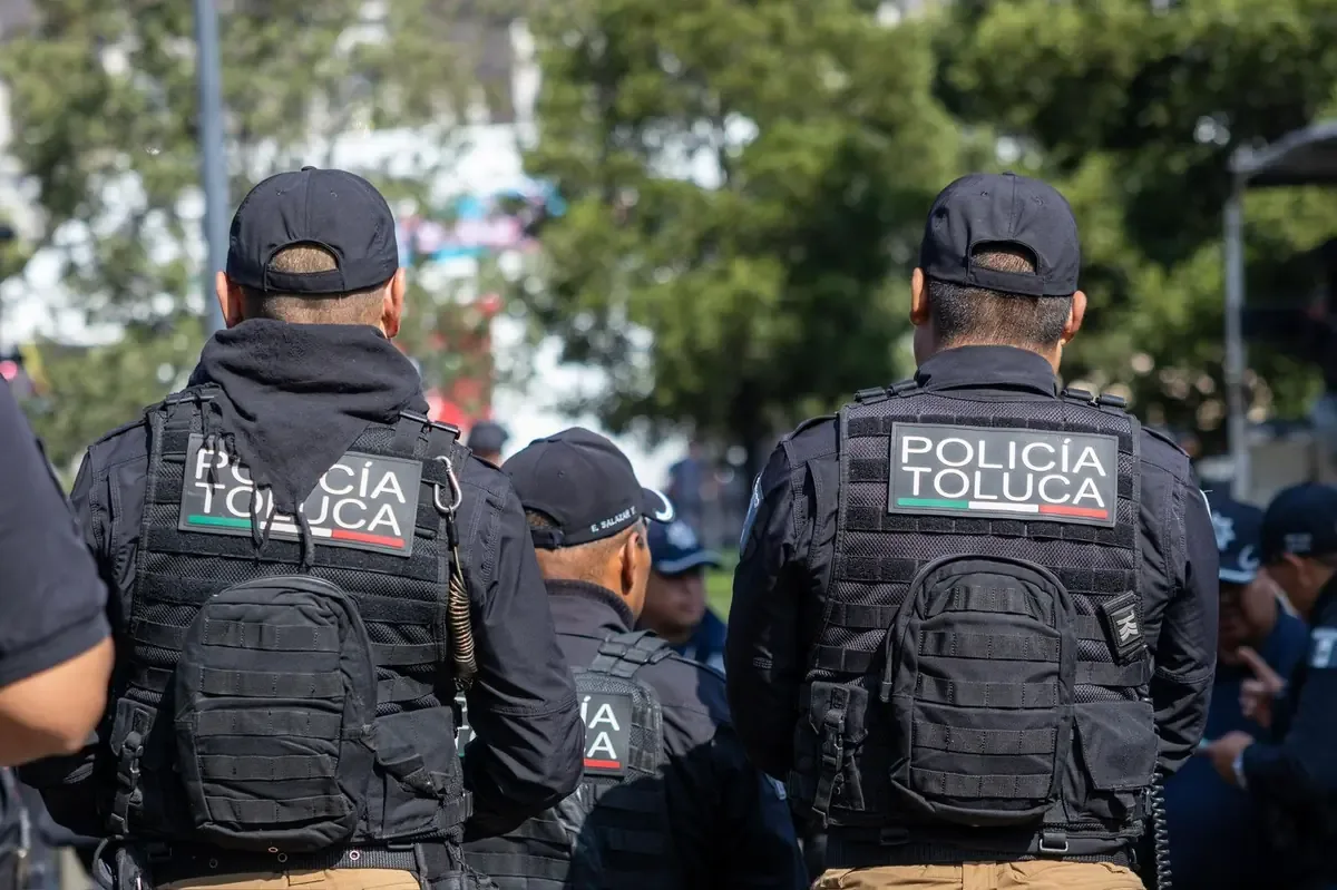 La coordinación entre autoridades garantiza el orden y protección en la capital mexiquense.