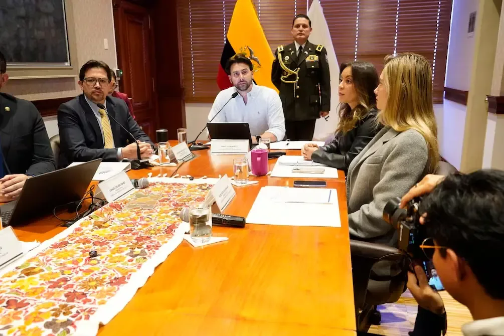 La decisión del CAL genera incertidumbre en un contexto económico crítico para el país.