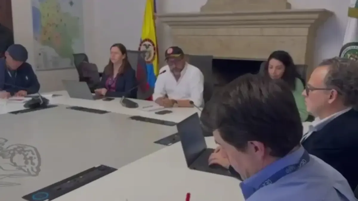 La Defensoría del Pueblo y misiones internacionales buscan garantizar la paz en Colombia.