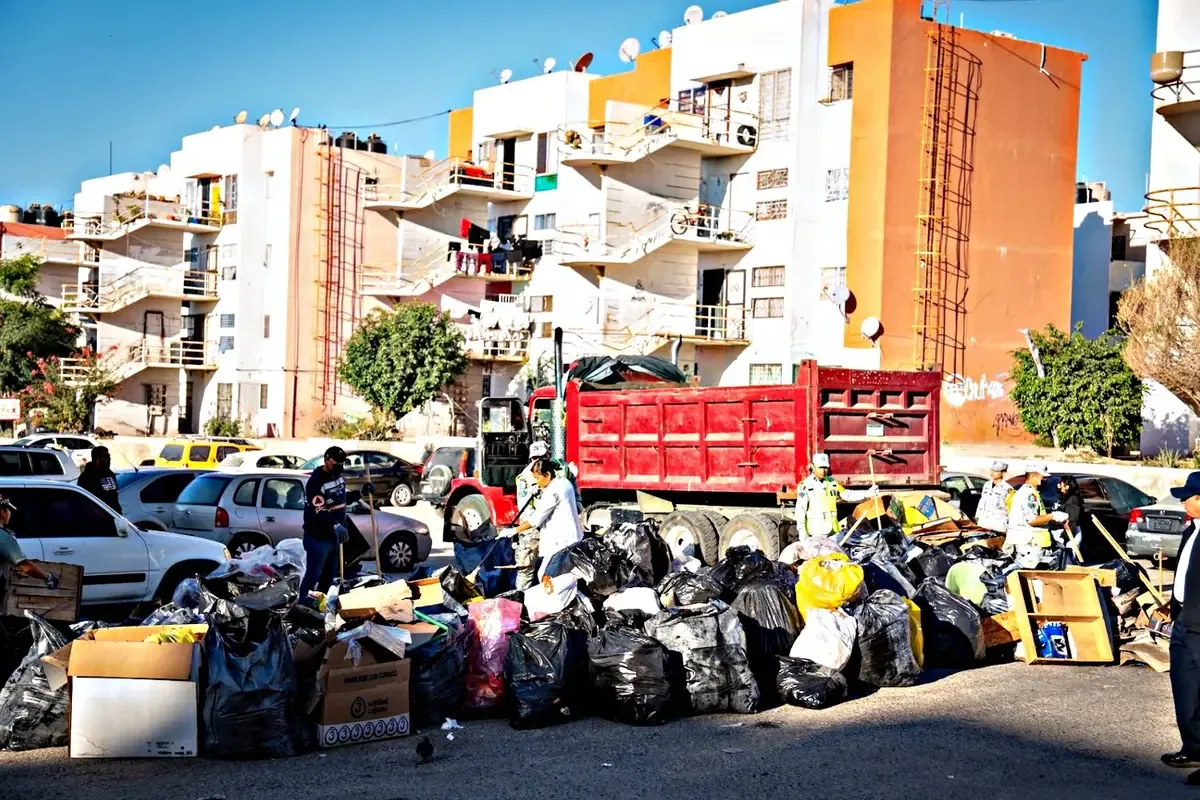 La Delegación de Cabo San Lucas promueve la limpieza y conciencia ambiental entre los vecinos.