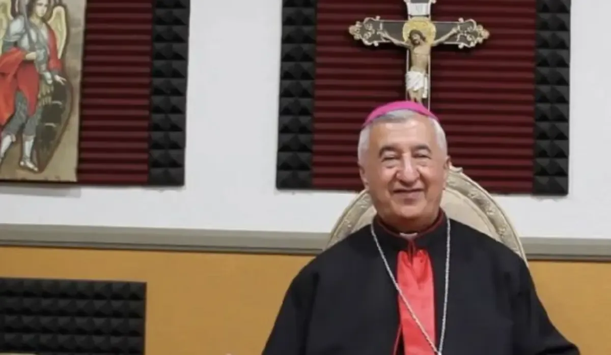 La denuncia busca esclarecer posibles vínculos entre el clérigo y el establecimiento.