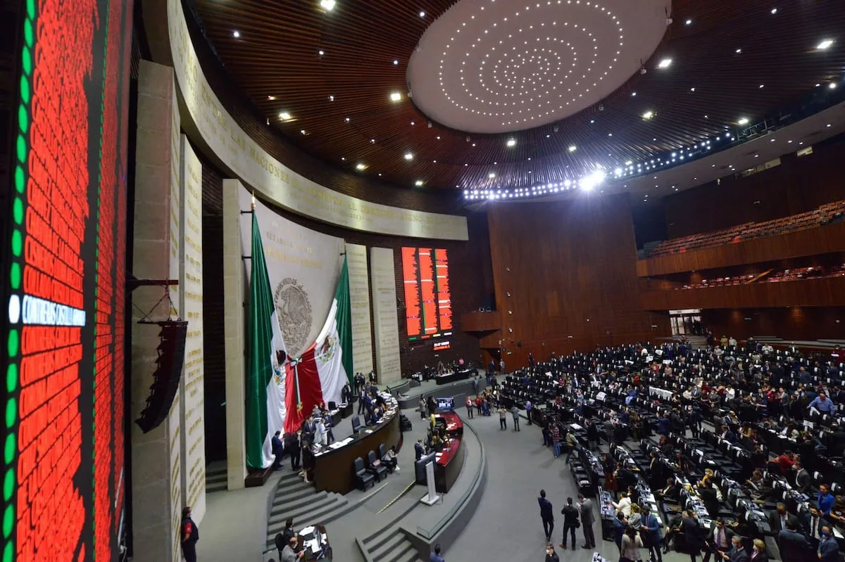 La desconfianza en las instituciones públicas refleja un desafío para la política mexicana actual.