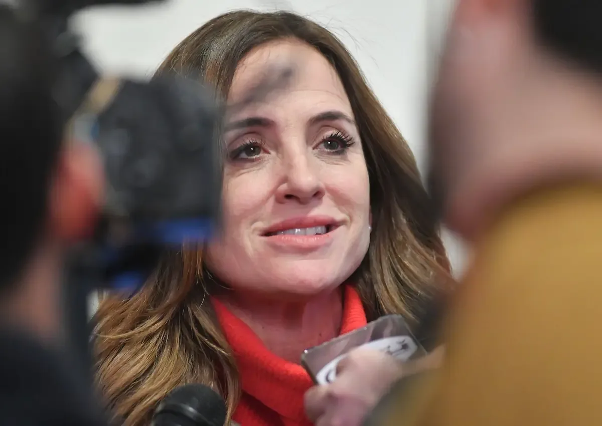 La diputada busca una coalición opositora ante las políticas del gobierno actual.