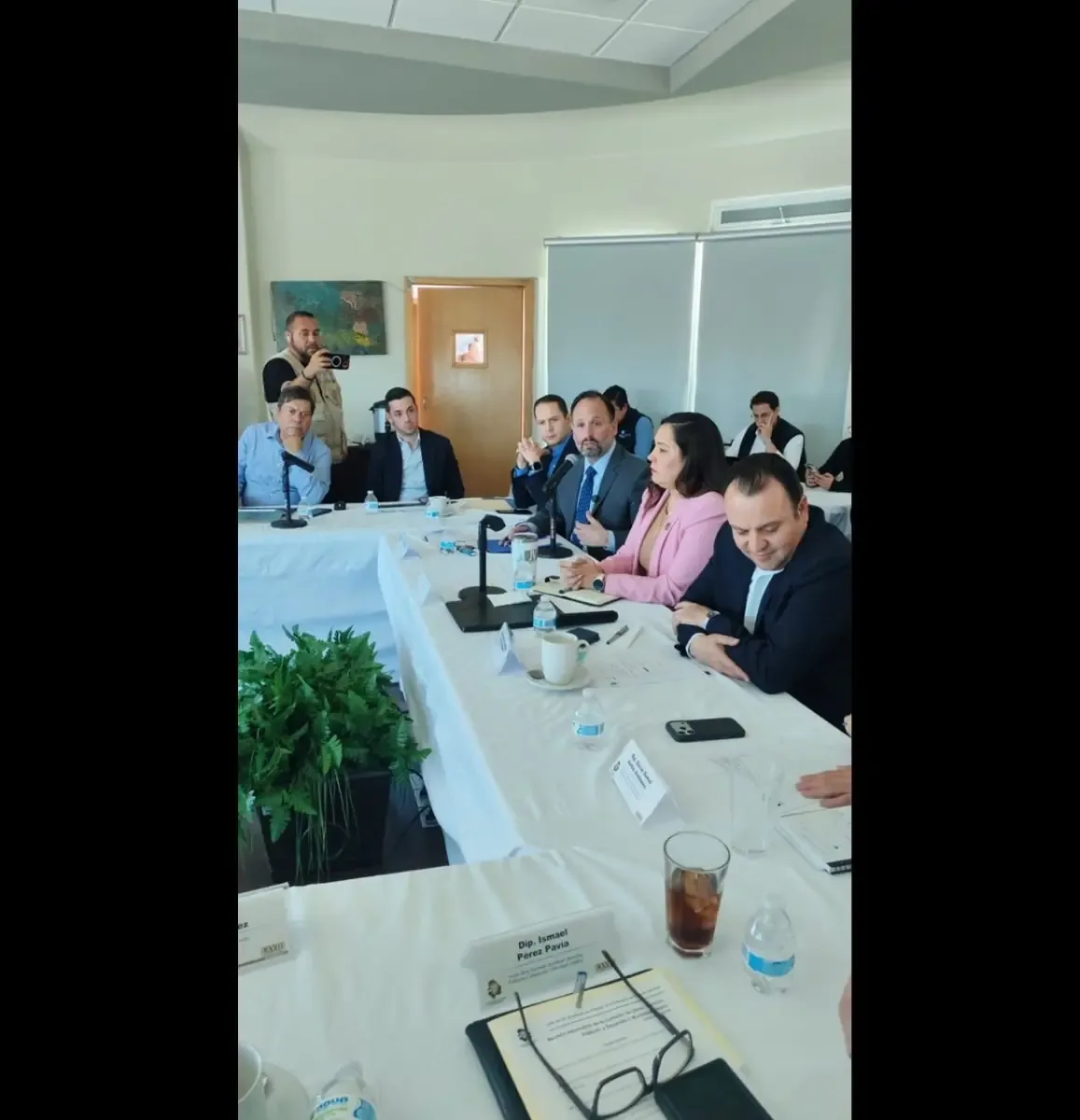 La diputada fue acusada de abandonar una reunión sobre transporte público en Ciudad Juárez.