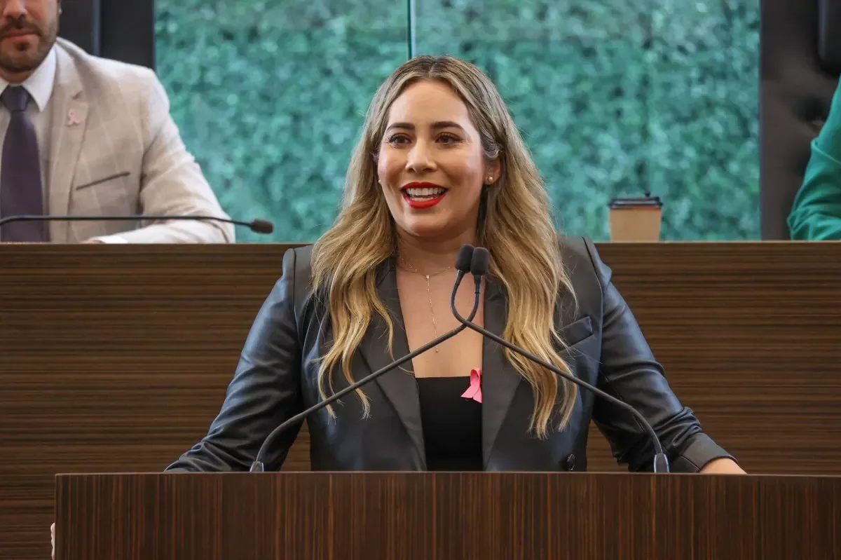 La diputada local señala la importancia de un liderazgo democrático y unitario.