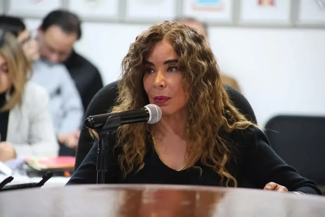 La diputada María Antonieta Pérez Reyes critica la negativa de HDI para cubrir gastos funerarios tras una muerte trágica.