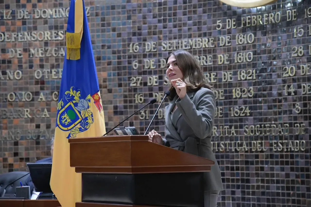 La diputada Mónica Magaña cuestiona el presupuesto federal para Jalisco.