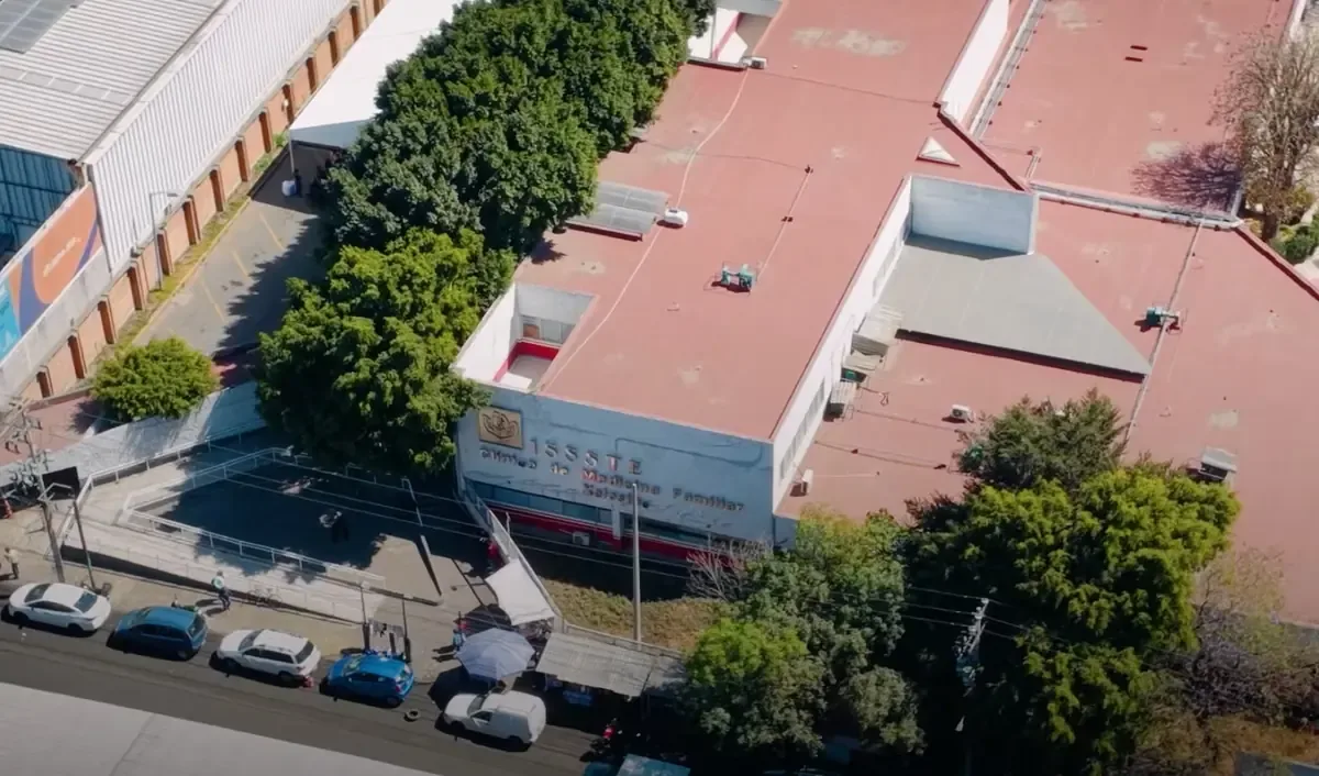 La dirección del ISSSTE busca mejorar la atención médica mediante recorridos en las unidades médicas.