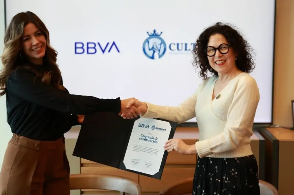 La directora de BBVA México, Alejandra Santamaría, en el convenio cultural con Guanajuato.