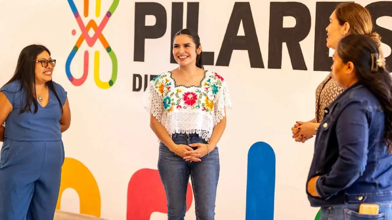 La directora del DIF Quintana Roo inaugura el centro Pilares en Tulum.