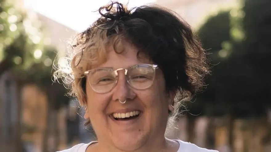 La cineasta aborda su experiencia personal y el impacto de la comunidad queer en su vida.