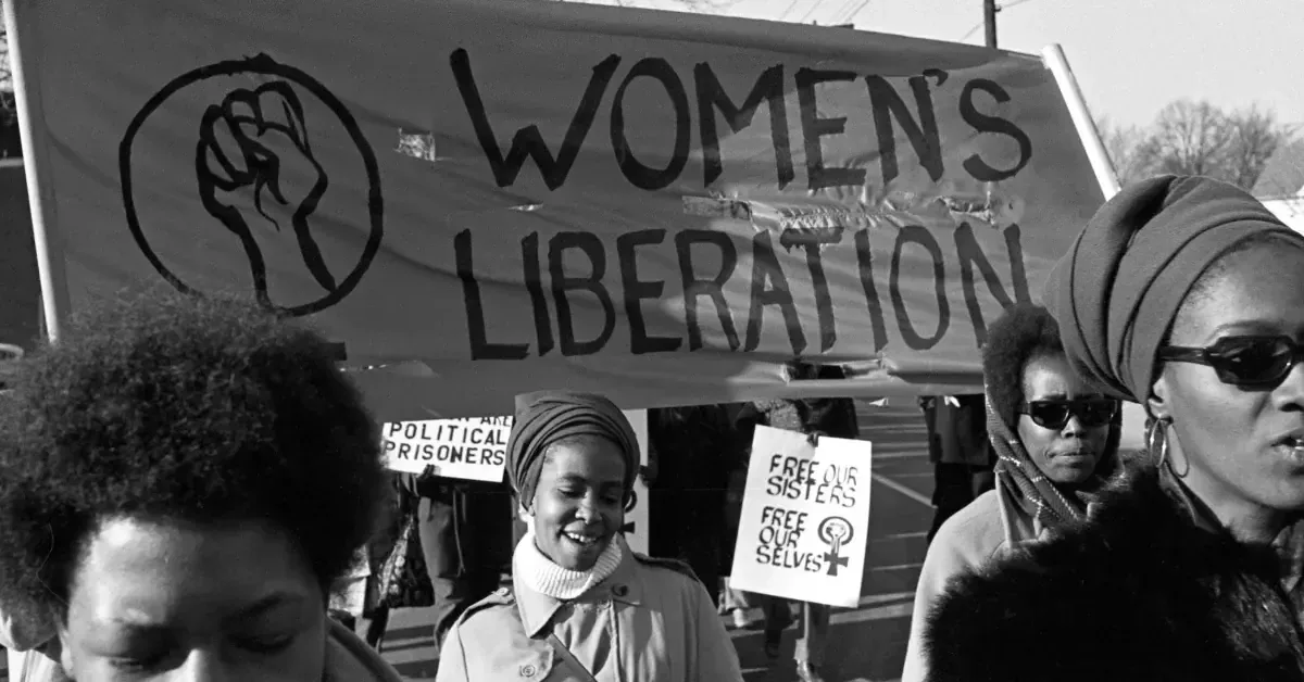 La discusión sobre interseccionalidad redefine la historia del feminismo, destacando diversas voces y experiencias.