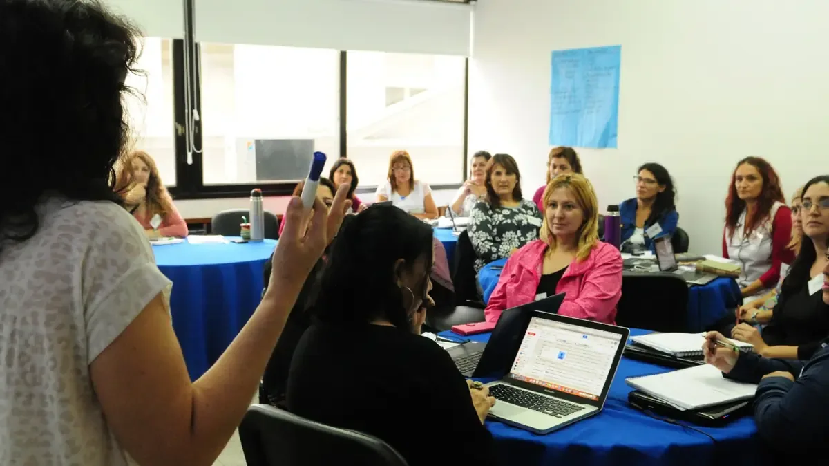 La discusión sobre la formación docente en Argentina exige un análisis profundo y estratégico.