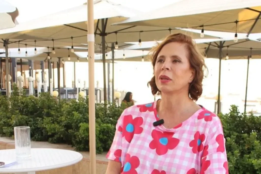 La diseñadora española potenciará la moda sostenible con socios chilenos.