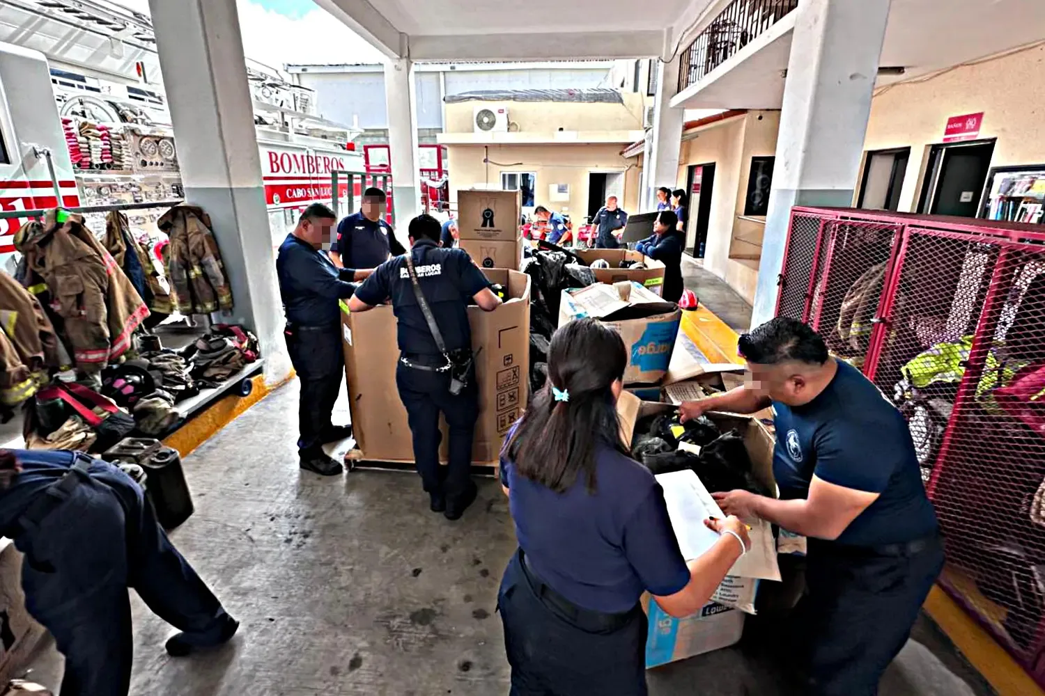 La donación de equipamiento fortalecerá las operaciones de los bomberos en Cabo San Lucas.