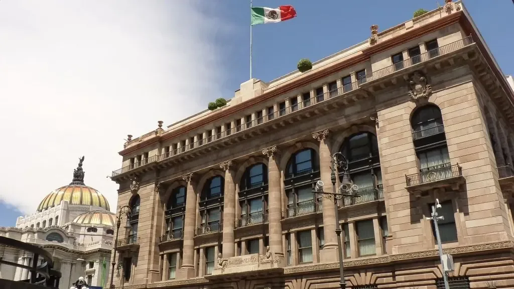 La economía muestra señales de enfriamiento tras el cierre de 2025, afectada por factores internos y externos.