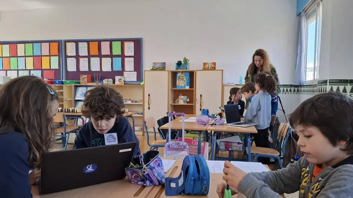La formación ética y la equidad son cruciales para combatir problemas como la desigualdad y la violencia.
