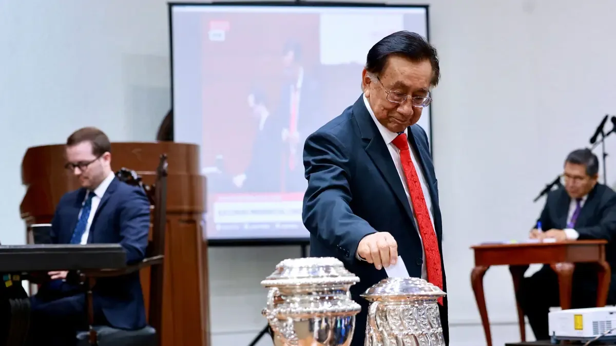 La elección se produce en medio de una profunda inestabilidad política en el país andino.