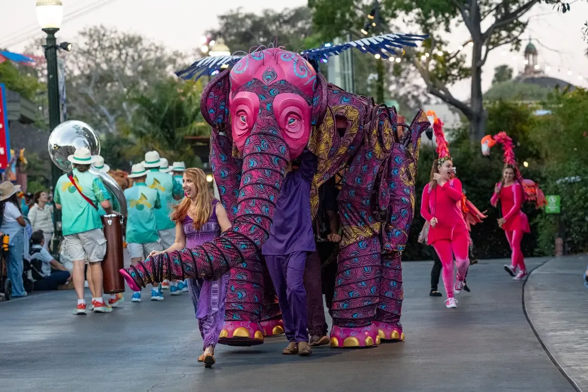 Disfruta de la última edición del Nighttime Zoo y apoya la conservación.